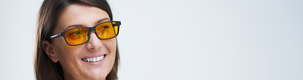 Óculos escuros: As lentes coloridas protegem a saúde ocular?